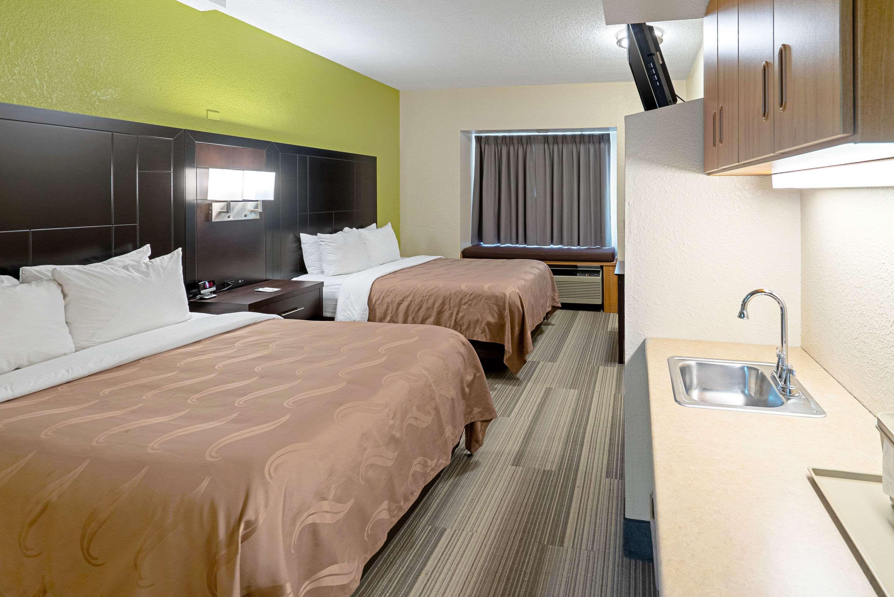 Quality Inn & Suites Робинсвил Екстериор снимка