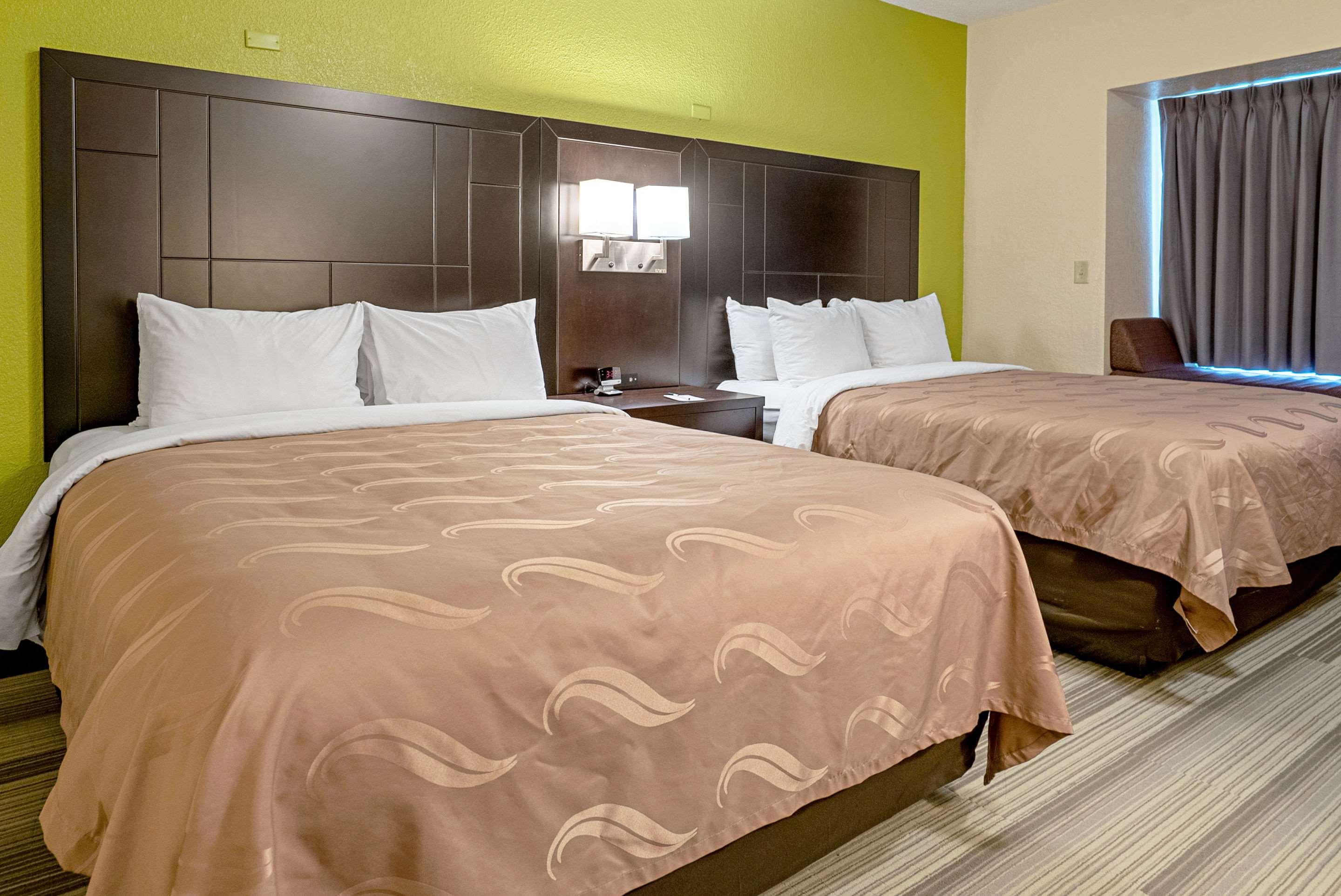 Quality Inn & Suites Робинсвил Екстериор снимка