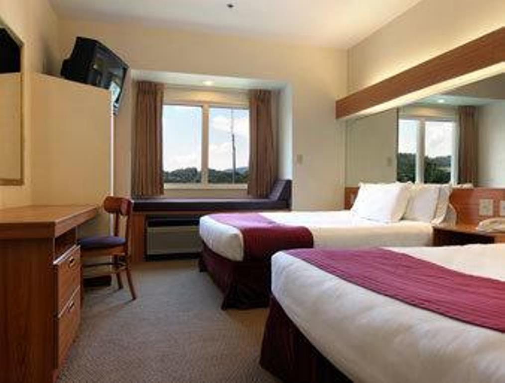 Quality Inn & Suites Робинсвил Екстериор снимка