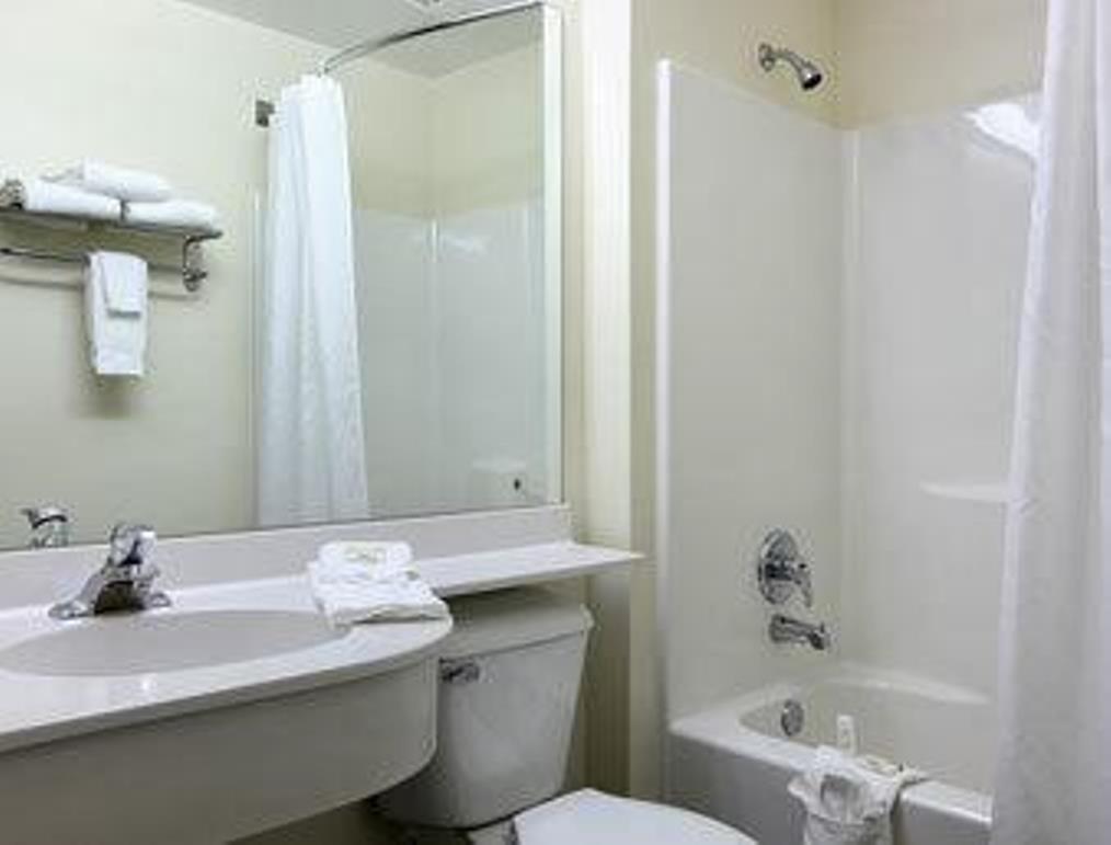 Quality Inn & Suites Робинсвил Екстериор снимка