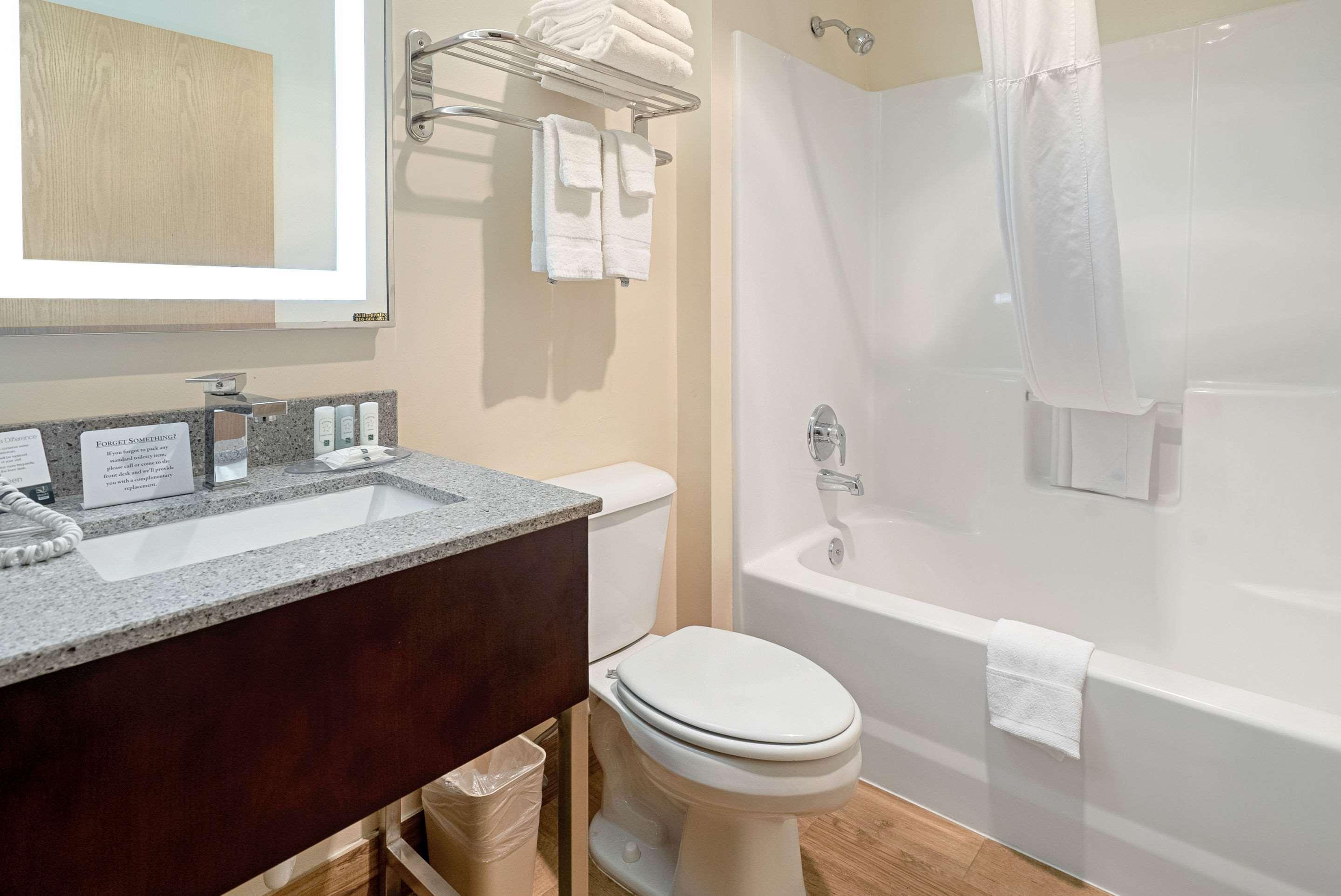 Quality Inn & Suites Робинсвил Екстериор снимка