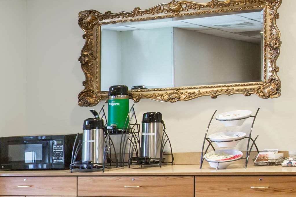 Quality Inn & Suites Робинсвил Съоръжения снимка