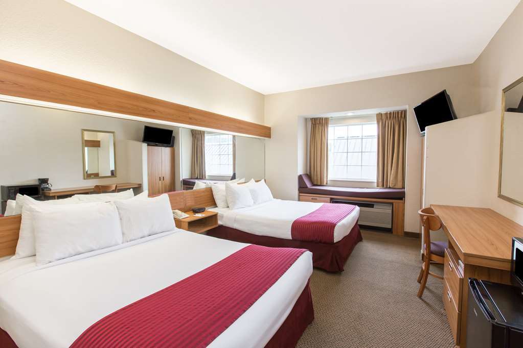 Quality Inn & Suites Робинсвил Стая снимка