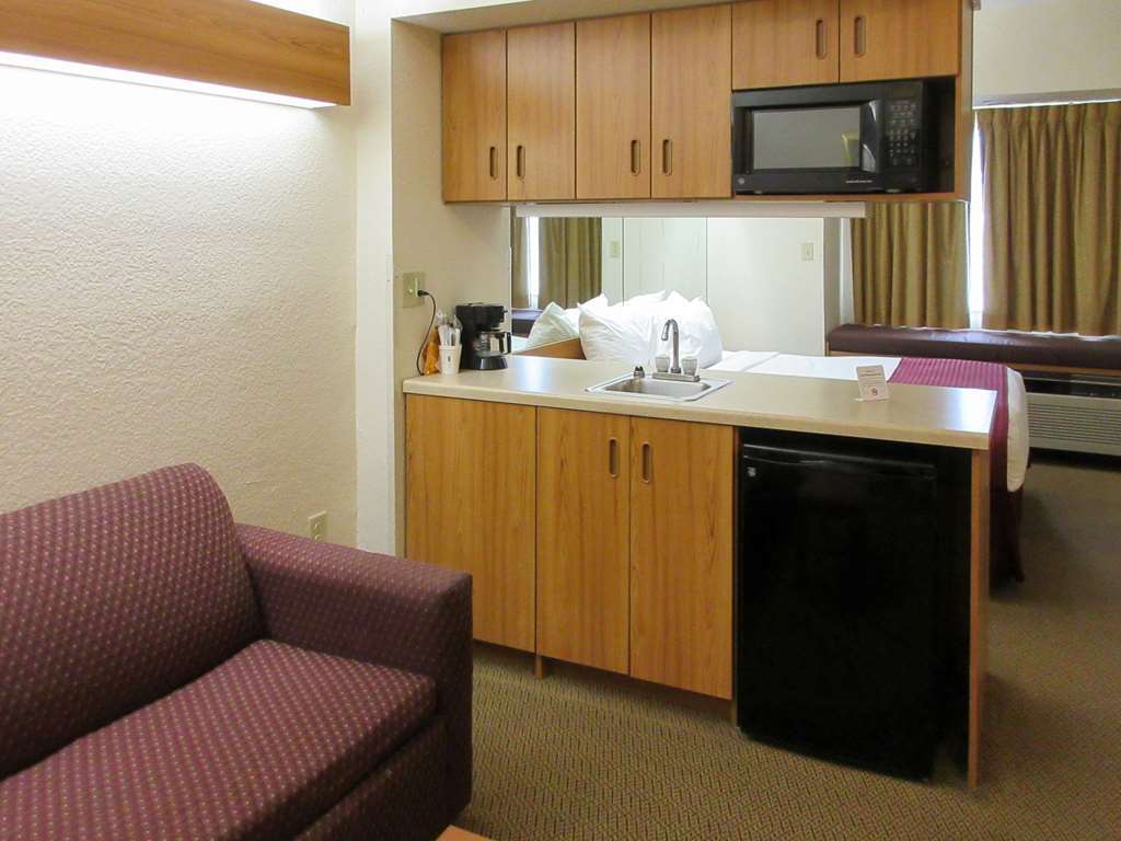 Quality Inn & Suites Робинсвил Стая снимка